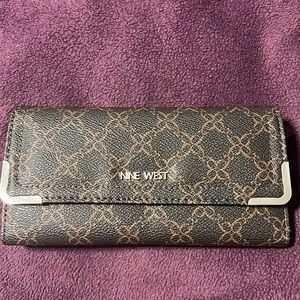 Nine West women’s wallet